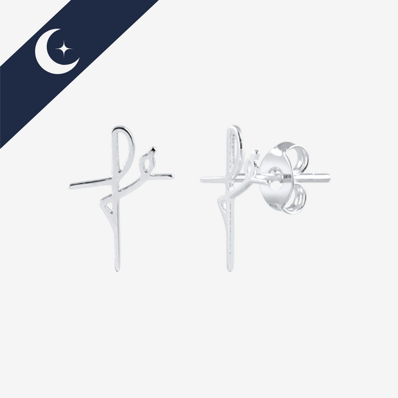 Brinco Fé Manuscrito Prata 925 – Expressão de Espiritualidade e Elegância | Prata & Co