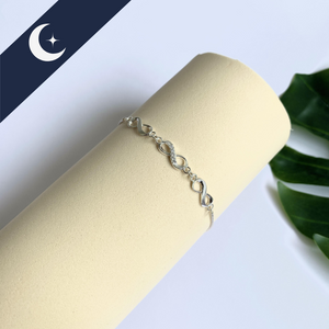 Pulseira 3 Infinitos Fundição Liso e Cravejado no Meio Prata 925 c/ Regulador – Elegância e Significado | Prata & Co