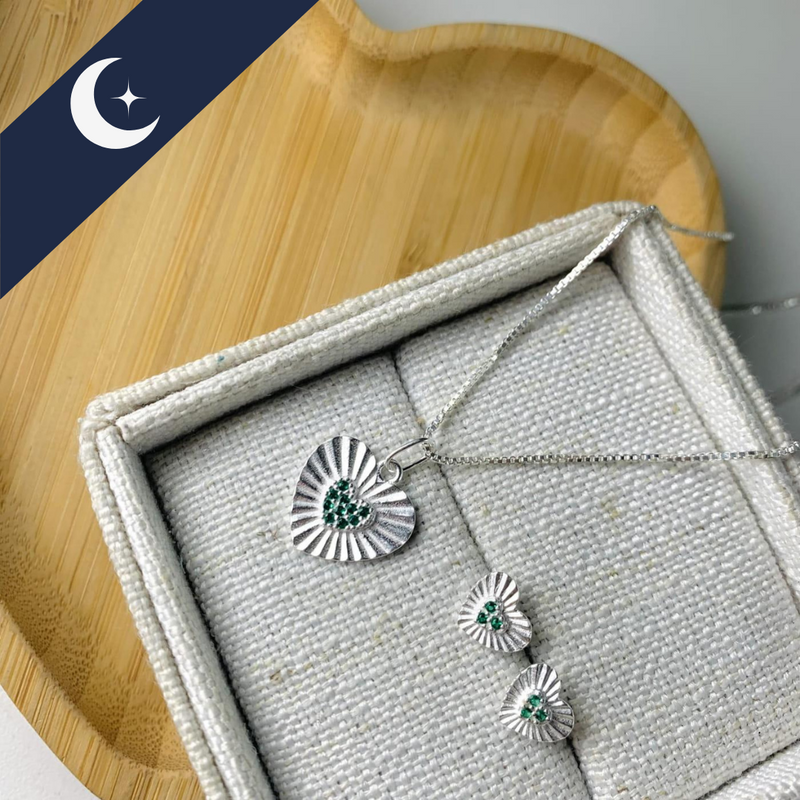 Conjunto Coração Estilizado com Pedra Prata 925 – Sofisticação e Brilho | Prata & Co